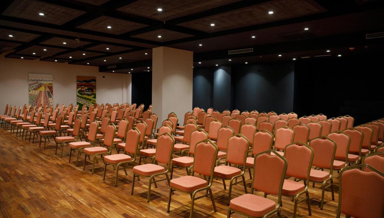 Arka Art Hotel Kashari Exterior foto Auditorium