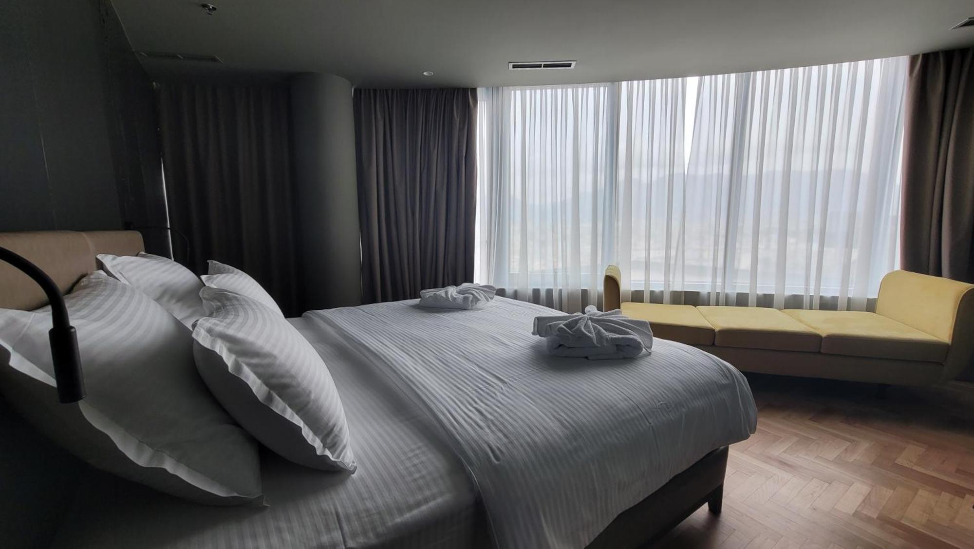 Arka Art Hotel Kashari Exterior foto A bedroom at the hotel
