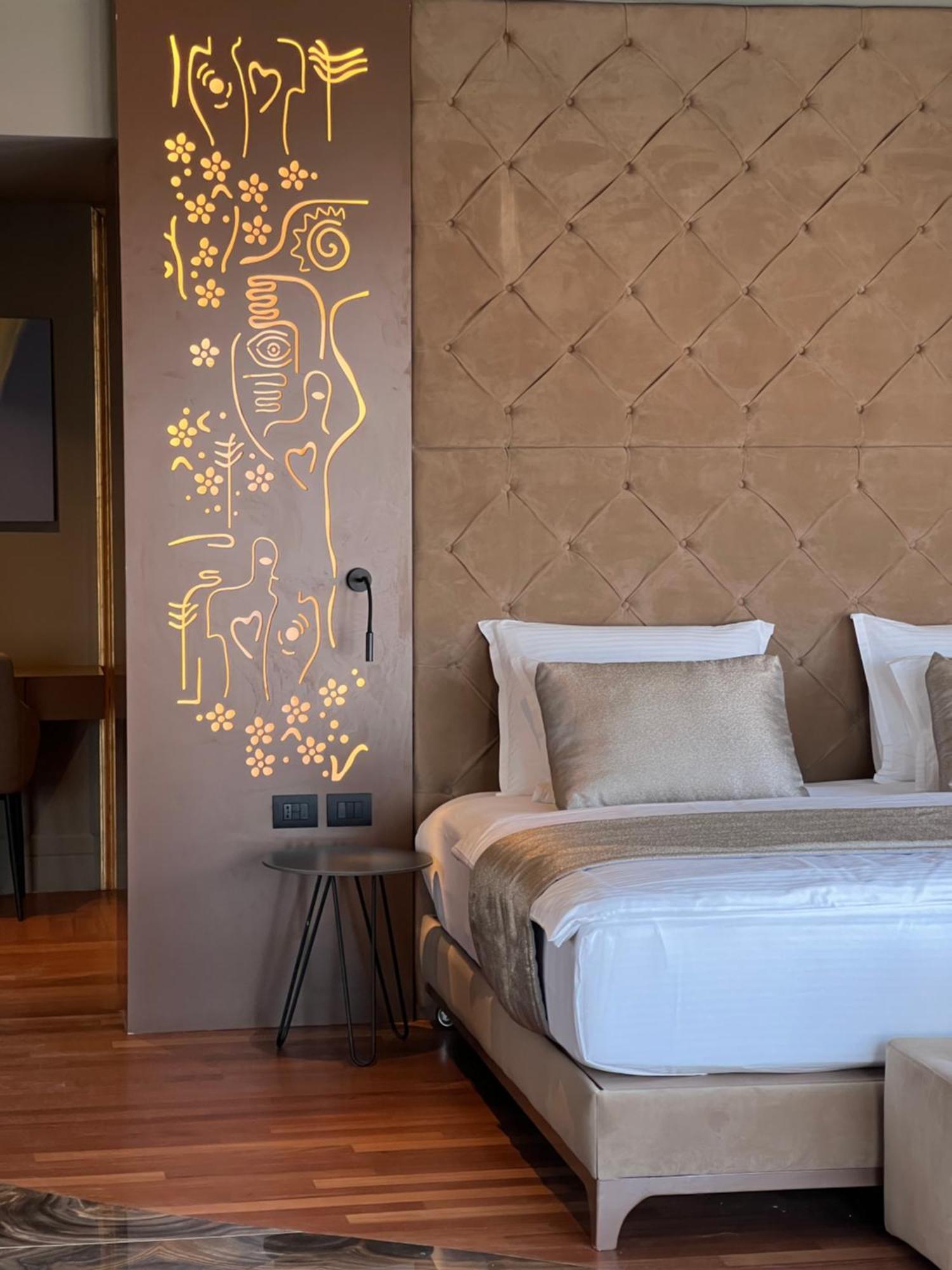 Arka Art Hotel Kashari Exterior foto A wall sticker