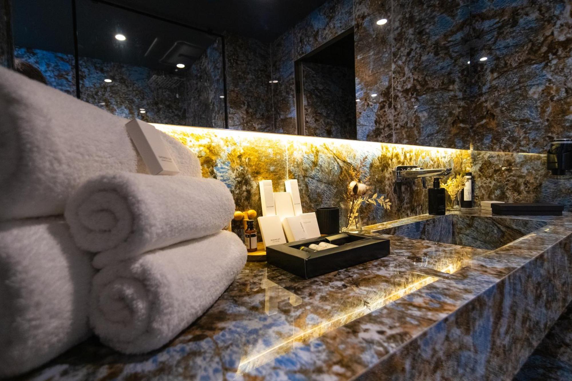 Arka Art Hotel Kashari Exterior foto Bathroom