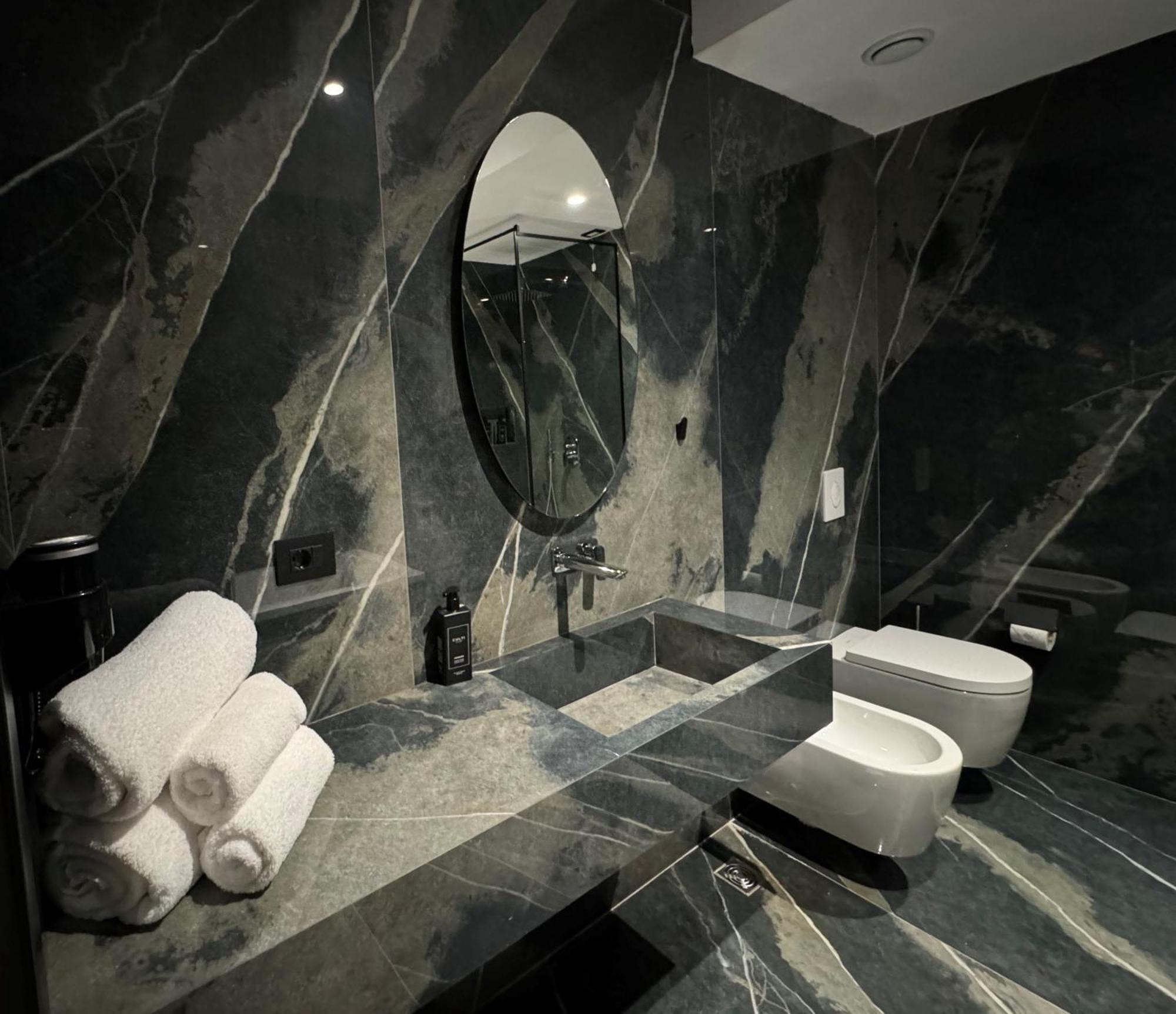 Arka Art Hotel Kashari Exterior foto Bathroom