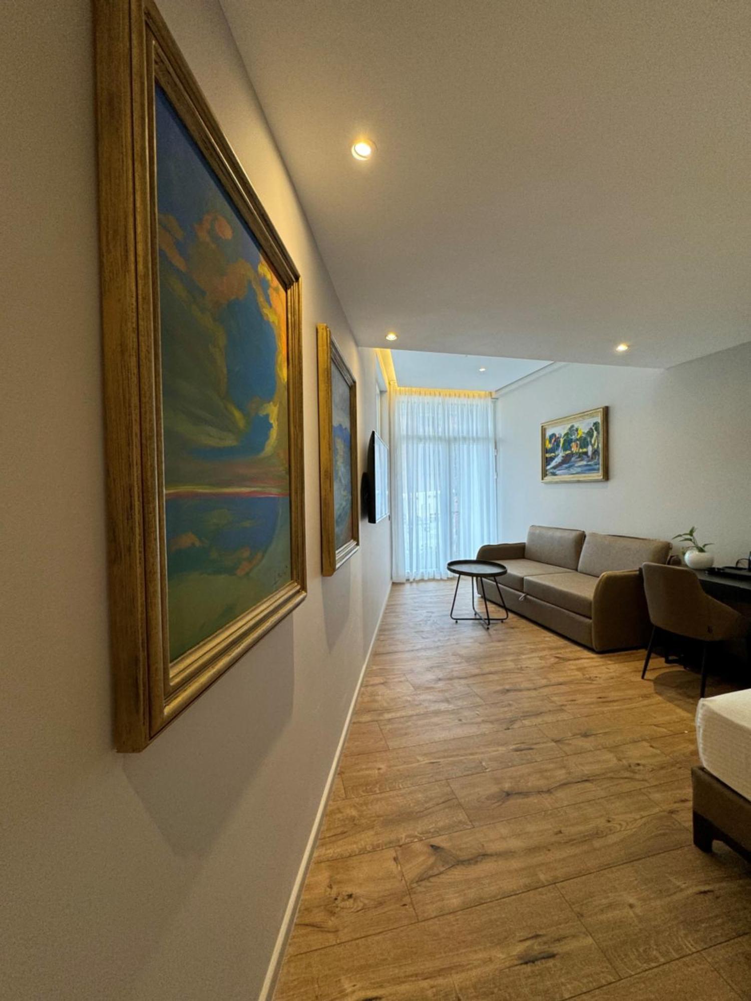 Arka Art Hotel Kashari Exterior foto A suite at the hotel